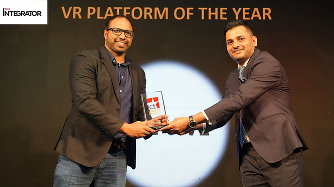 Photo of VIVERSE staff received the trophy of the ICT Champion Awards for VR platform of the year